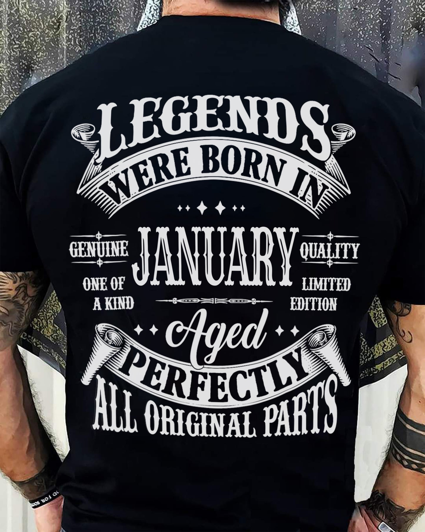 LEGENDS WERE BORN IN JANUARY - T-SHIRT FOR MAN - DONN01 (SKU08-37-01)
