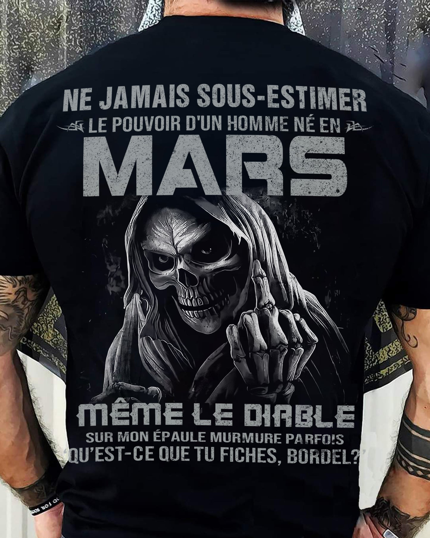 LE POUVOIR D’UN HOMME NÉ EN – T-SHIRT POUR HOMME – DONN03 (SKU08-61-03)