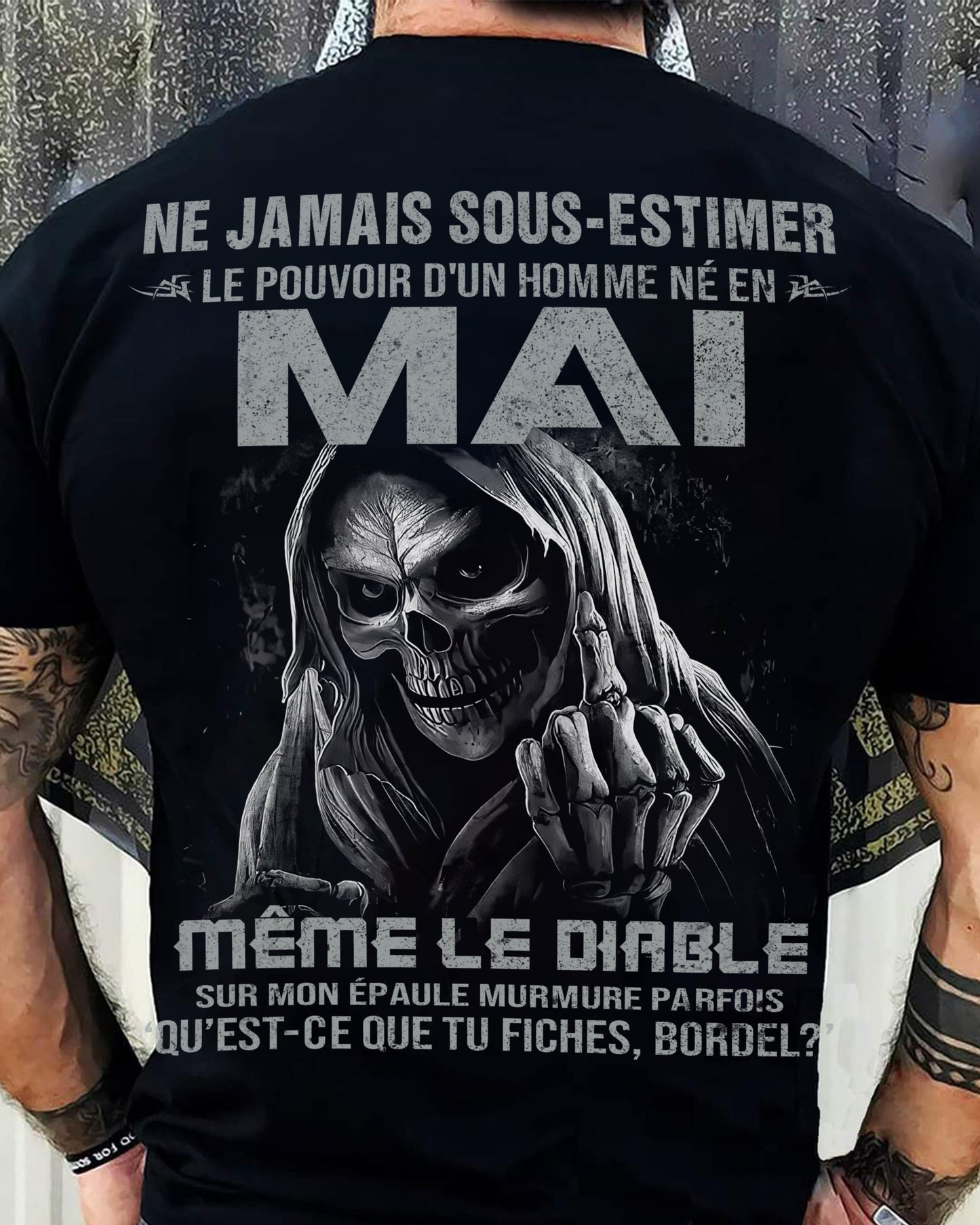 LE POUVOIR D’UN HOMME NÉ EN – T-SHIRT POUR HOMME – DONN05 (SKU08-61-05)
