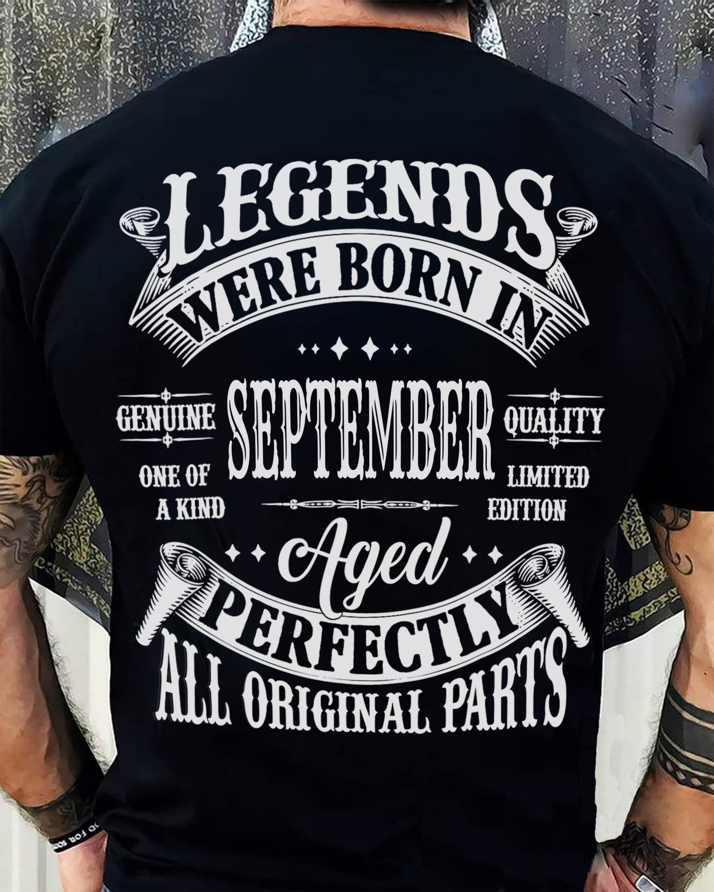 LEGENDS WERE BORN IN SEPTEMBER - T-SHIRT FOR MAN - DONN09 (SKU08-37-09)