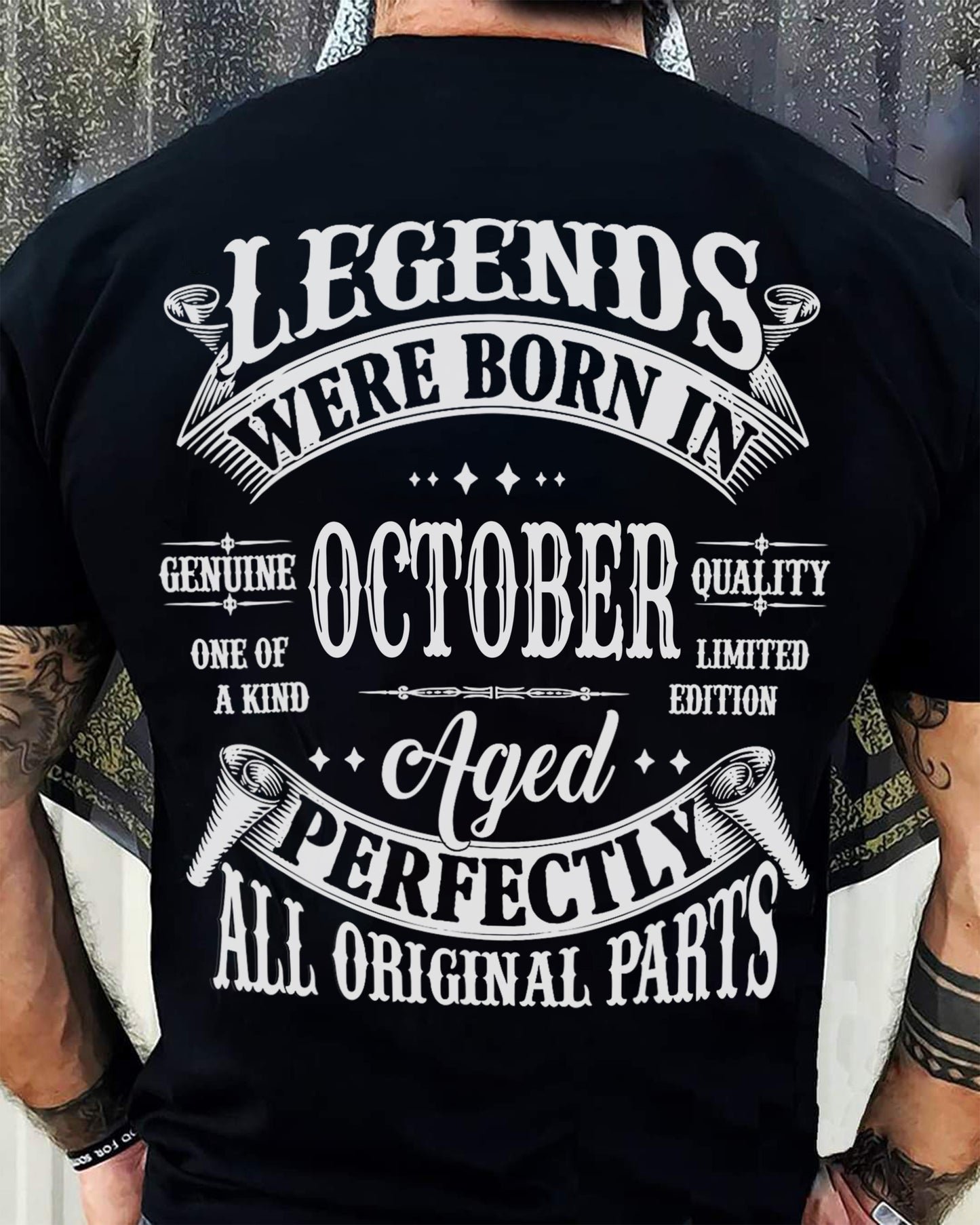 LEGENDS WERE BORN IN OCTOBER - T-SHIRT FOR MAN - DONN10 (SKU08-37-10)