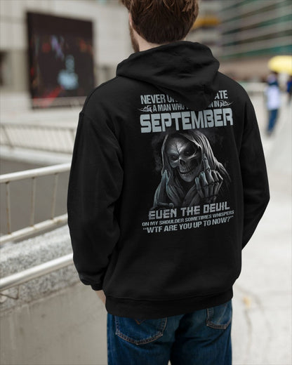 SEPTEMBER - NEVER UNDERESTIUNDER A MAN - T-SHIRT FOR MAN - DONN09 (SKU08-05-09)