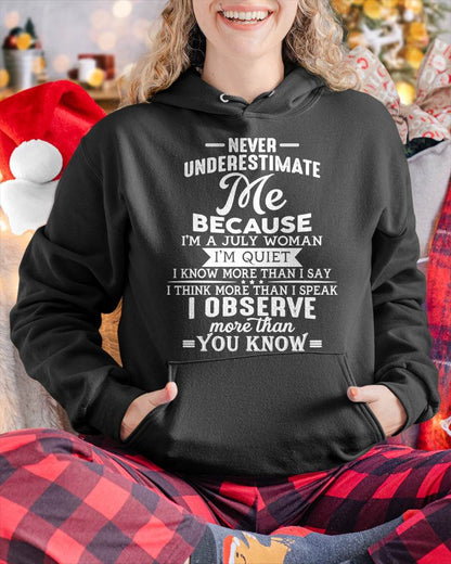 NEVER UNDERESTIMATE ME - T SHIRT FOR WOMAN - DONN07 (SKU2606-23-07)