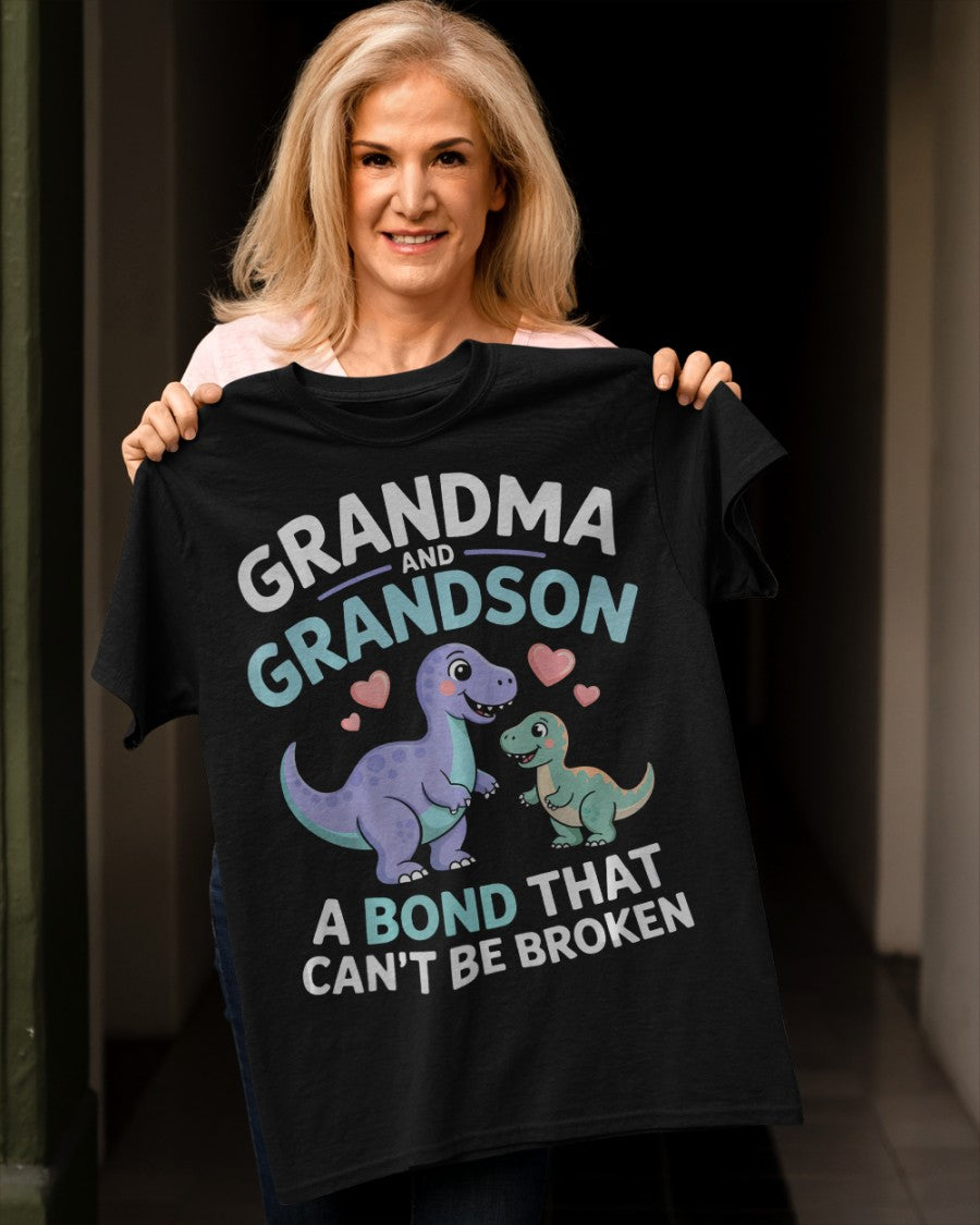 GRANDMA AND GRANDSON A BOND THAT CAN'T BE BROKEN DINOSAUR UNISEX T-SHIRT EBIL00 (SKU-GMS4)