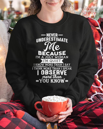 NEVER UNDERESTIMATE ME - T SHIRT FOR WOMAN - DONN07 (SKU2606-23-07)